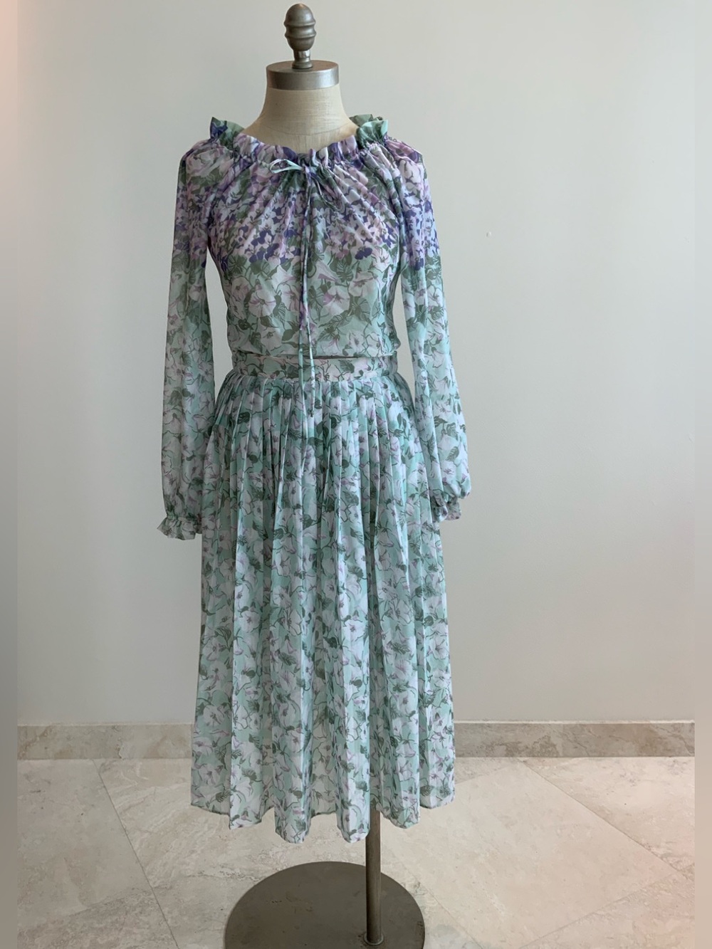 Vintage 80’s Feminine Floral in Mint & Lavender Top & Skirt Sz small